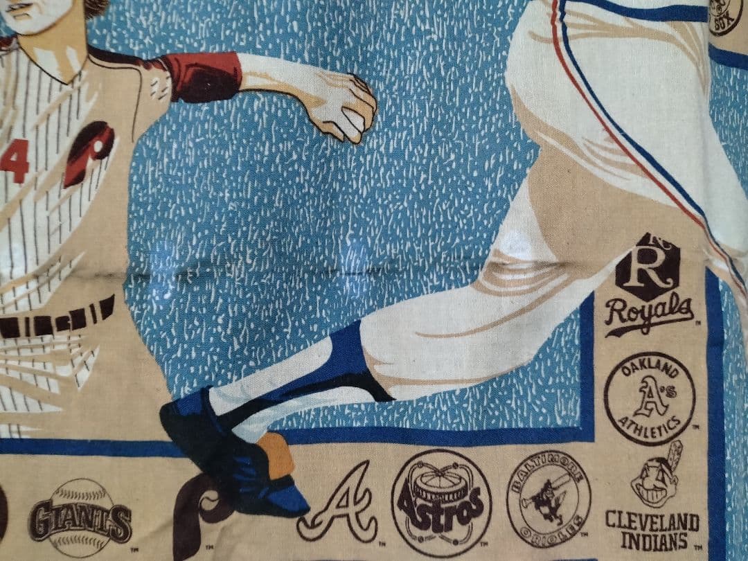 MLBチームロゴ　プリント生地　マルチカバー　ビンテージ　80s