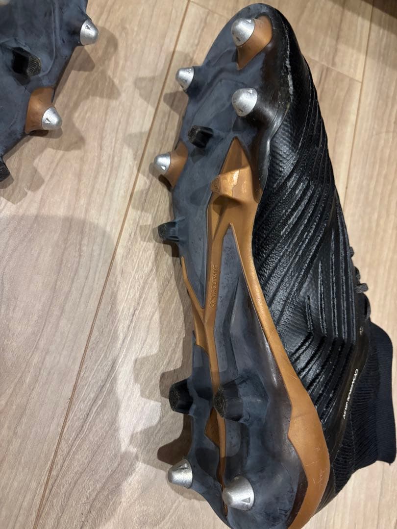 美品　プレデター　18.1 SG adidas 　サッカー取替式スパイク　27