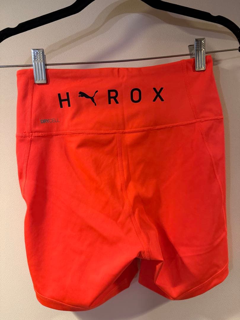 PUMA HYROX オレンジショートパンツS