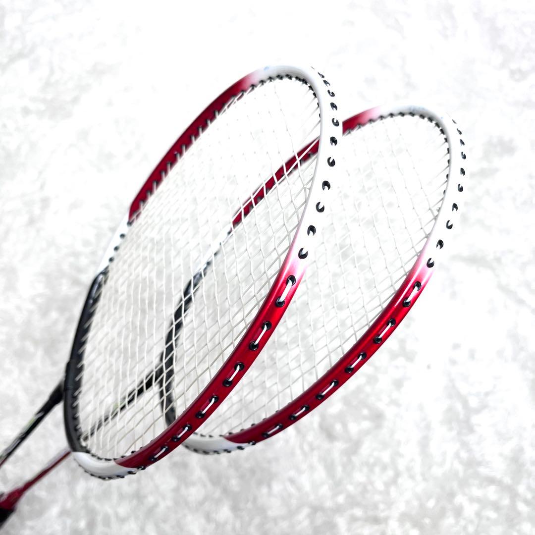 極美品　YONEX ヨネックス　バドミントン　ラケット B4000 2本セット