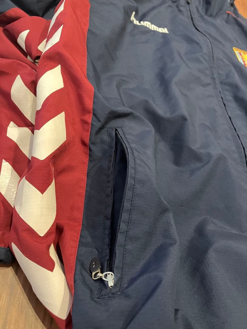 アストンヴィラ hummel ナイロンジャケット DWS 収納フード付　古着