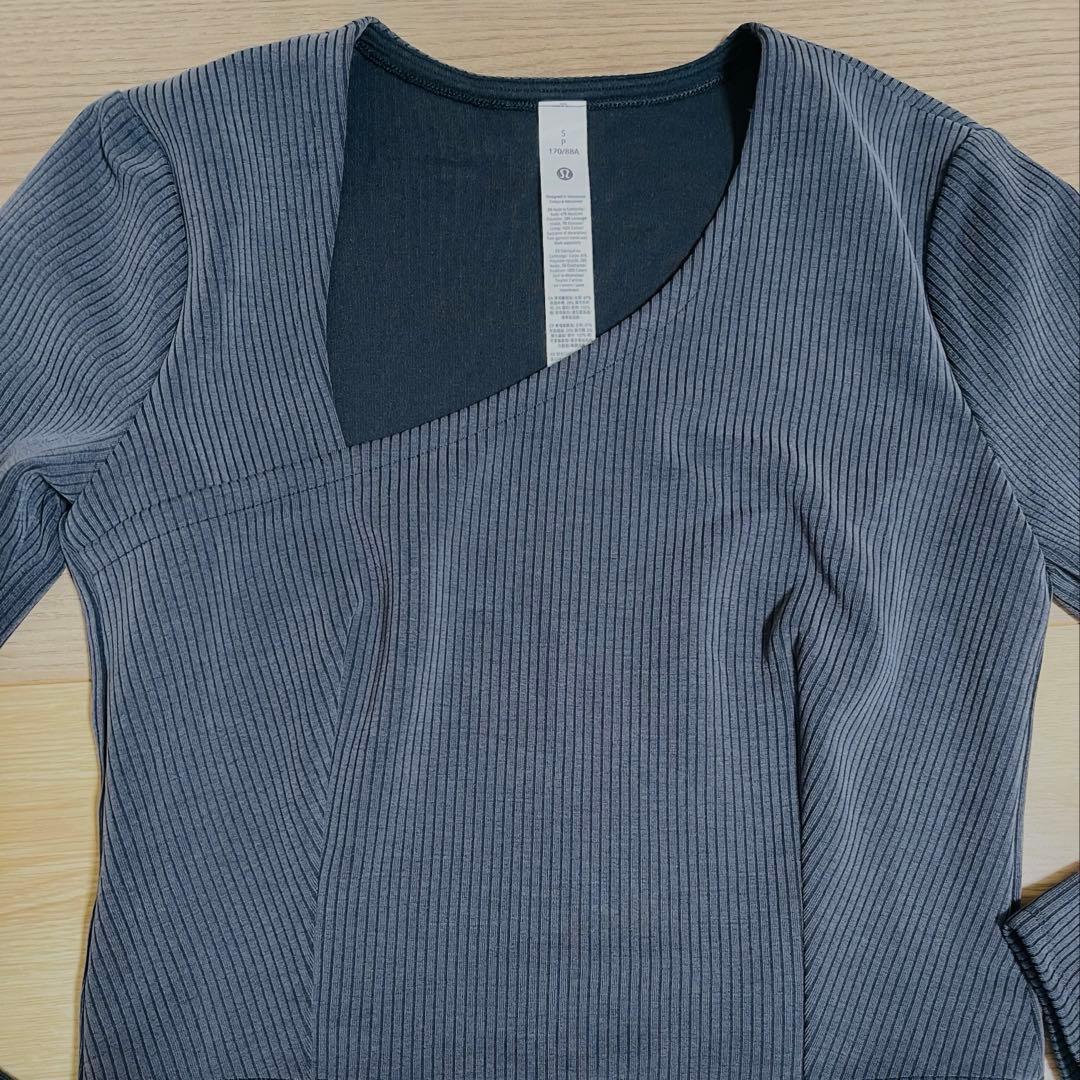 新品タグ付き☆Lululemon ルルレモン リブSoftstreame長袖