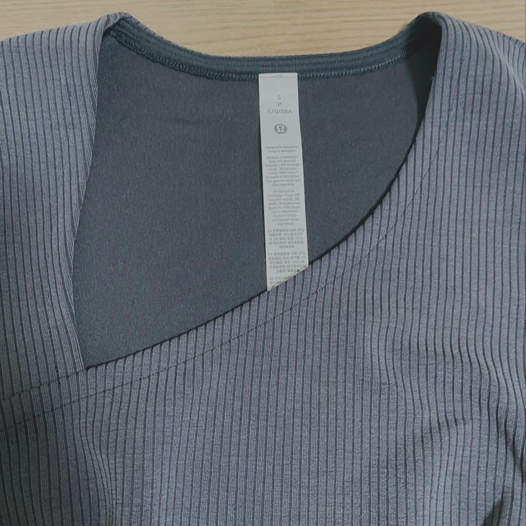 新品タグ付き☆Lululemon ルルレモン リブSoftstreame長袖
