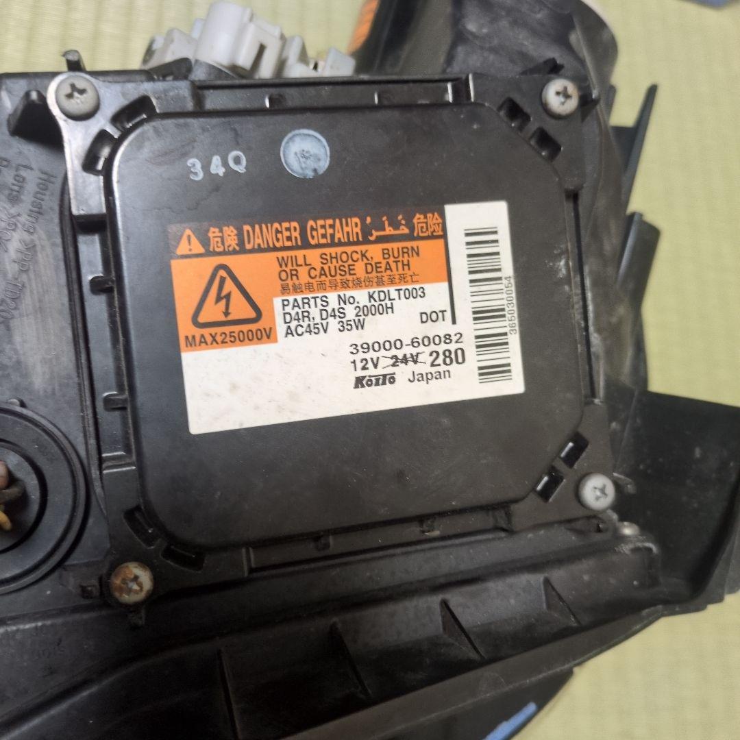 86 前期純正ヘッドライト左右中古　zn6 hid　バラスト付