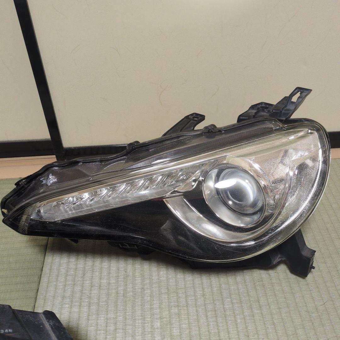 86 前期純正ヘッドライト左右中古　zn6 hid　バラスト付