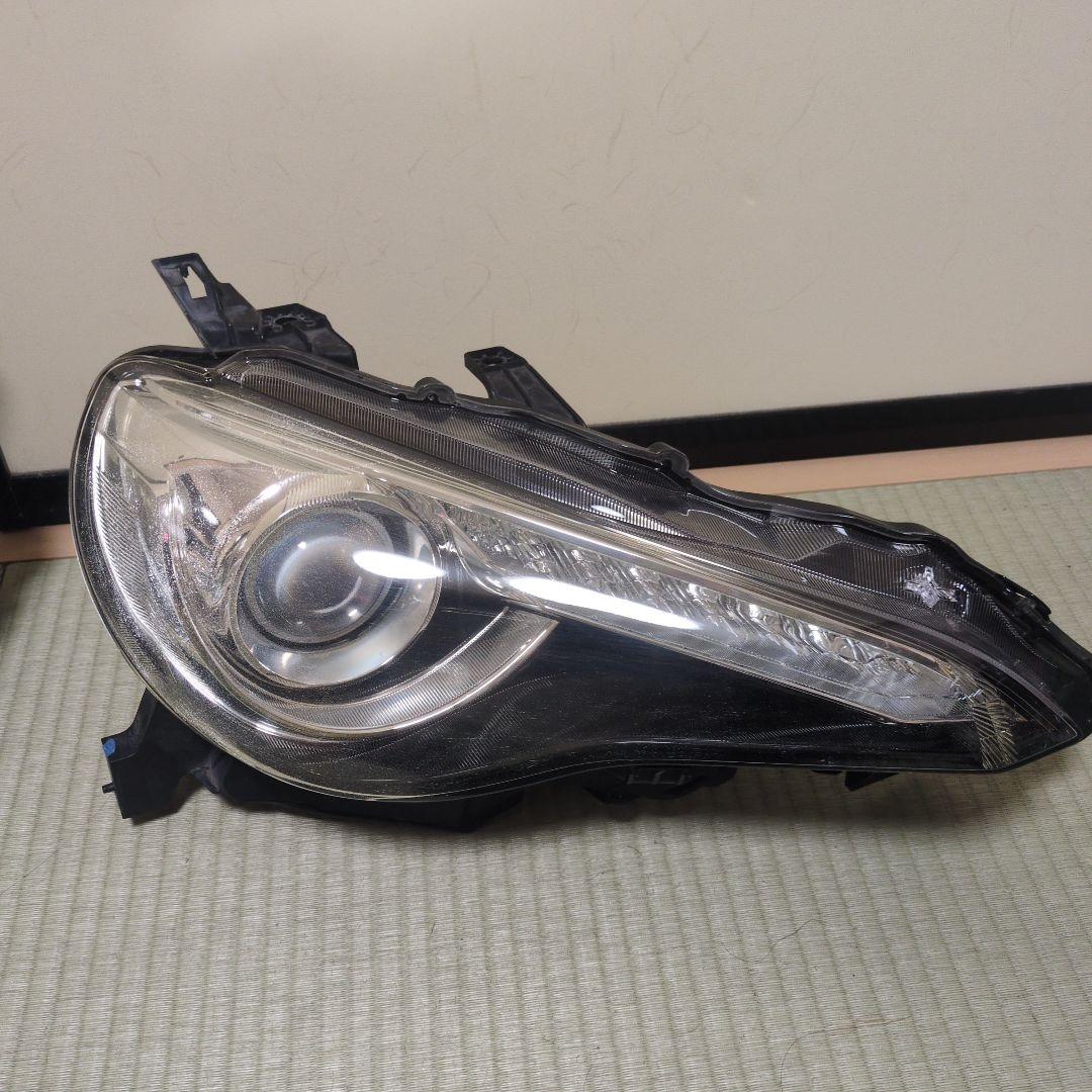 86 前期純正ヘッドライト左右中古　zn6 hid　バラスト付