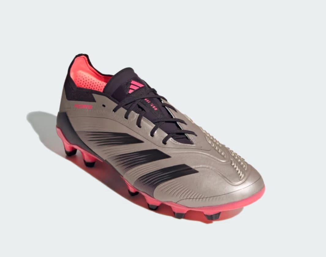 赤*星様 【新品未使用】トップモデル スパイク PREDATOR Elite H