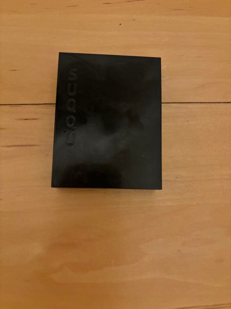 SUQQU　アイシャドウ 凛覗