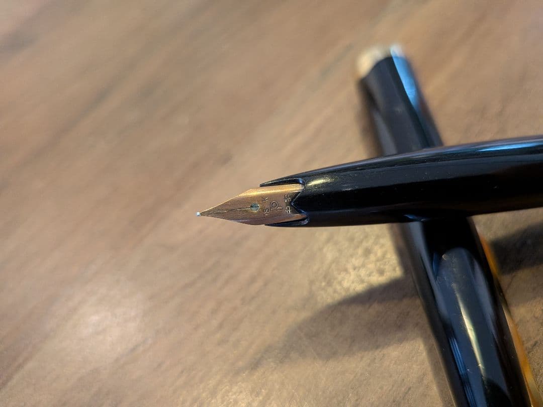 PLATINUM プラチナ 黒万年筆 18K刻印 中字 M 名入れ有