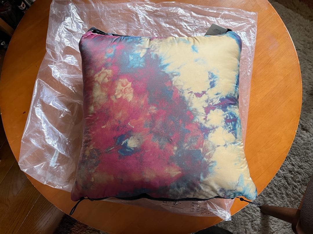 THE NORTH FACE リバーシブル　クッション タイダイ　新品未使用