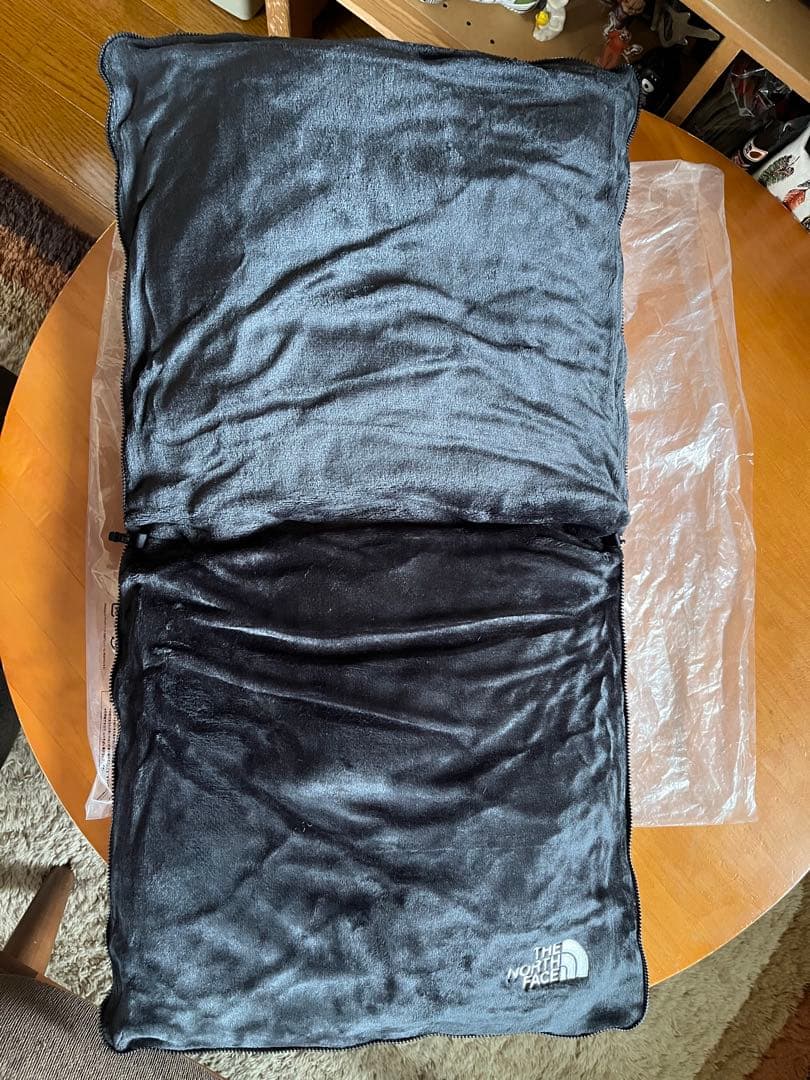 THE NORTH FACE リバーシブル　クッション タイダイ　新品未使用
