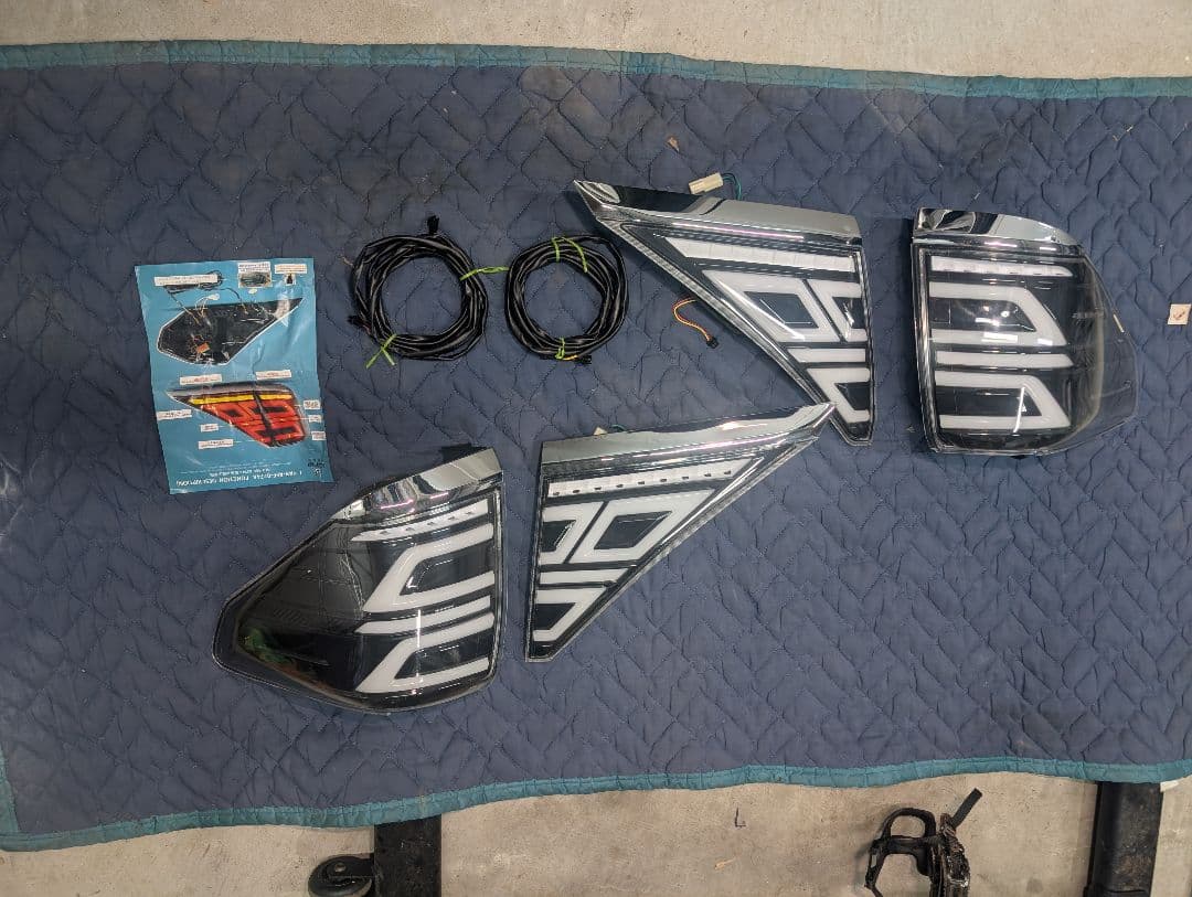 アルファードヴェルファイア20前期後期VLANDテール シーケンシャル流れる