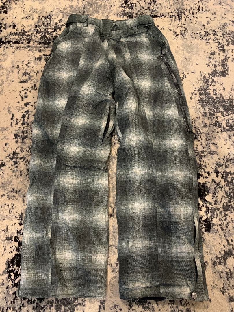 ゴールドウィン　スキーウエア上下セット　Mサイズ