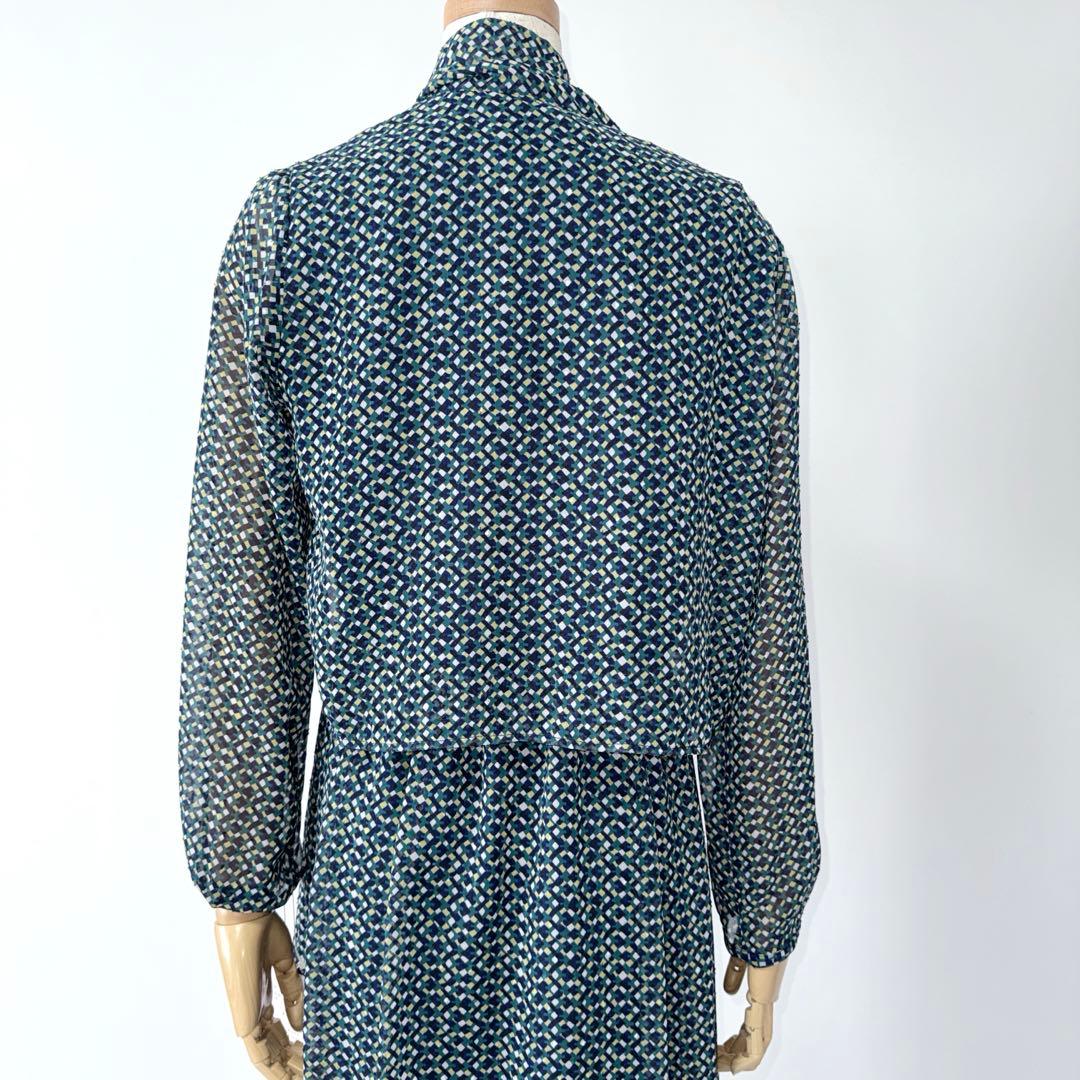 しー ワコール LOVE BODY 幾何学柄 ボウタイ シフォンワンピース