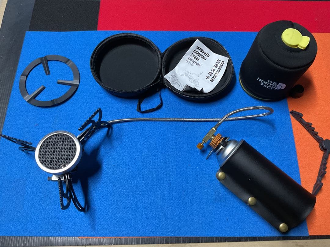 遠赤外線燃焼回転収納GASストーブ新品未使用・新品付属品多数付き