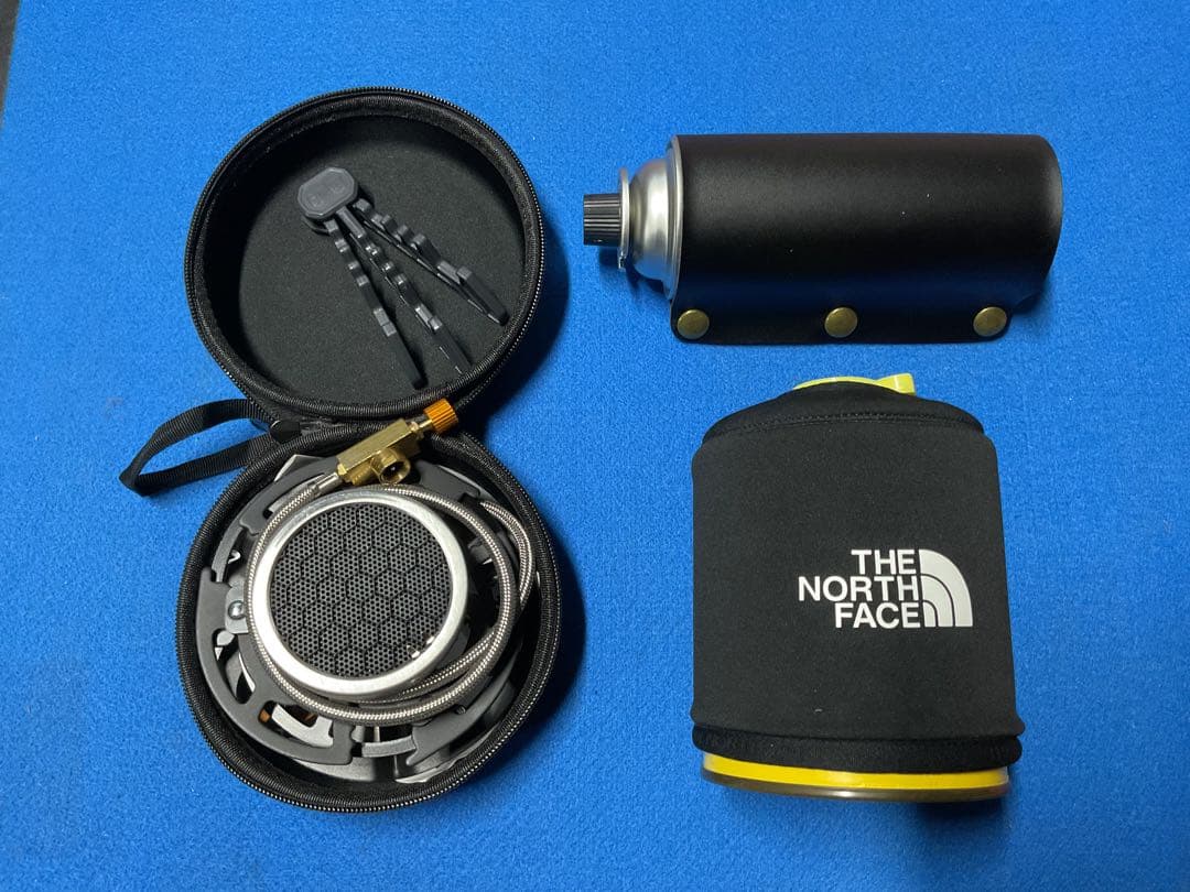 遠赤外線燃焼回転収納GASストーブ新品未使用・新品付属品多数付き