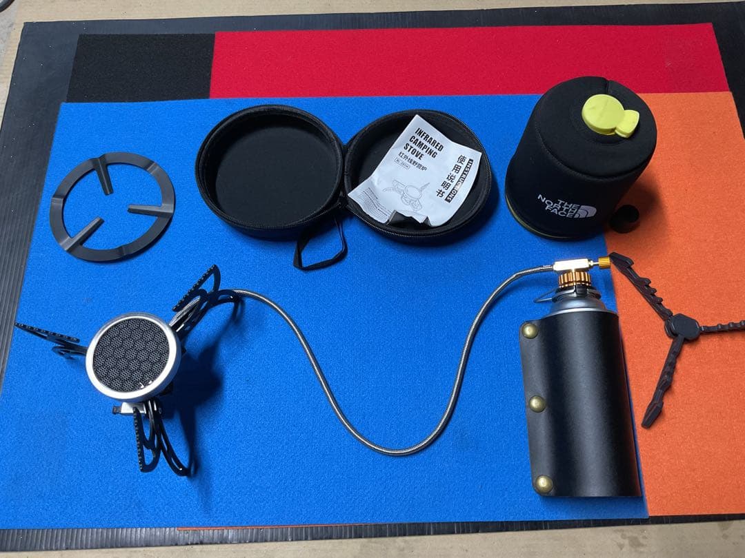 遠赤外線燃焼回転収納GASストーブ新品未使用・新品付属品多数付き