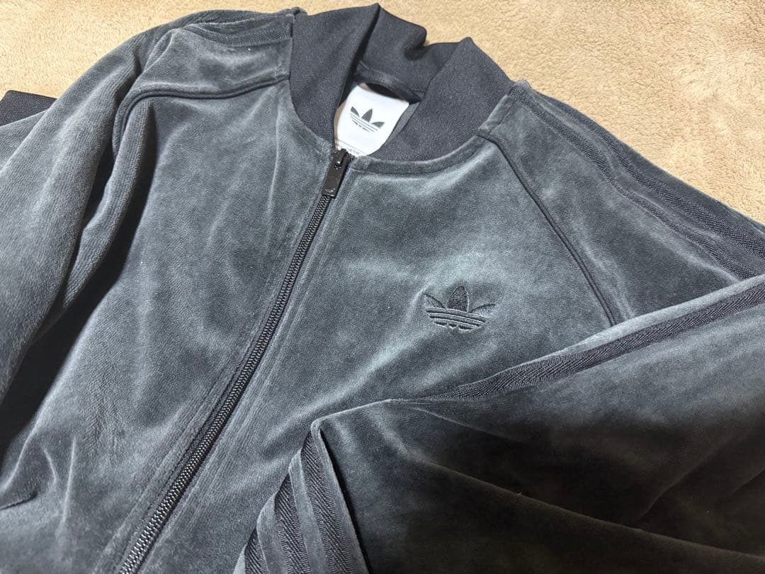 adidas Originals ベロアトラックジャケット