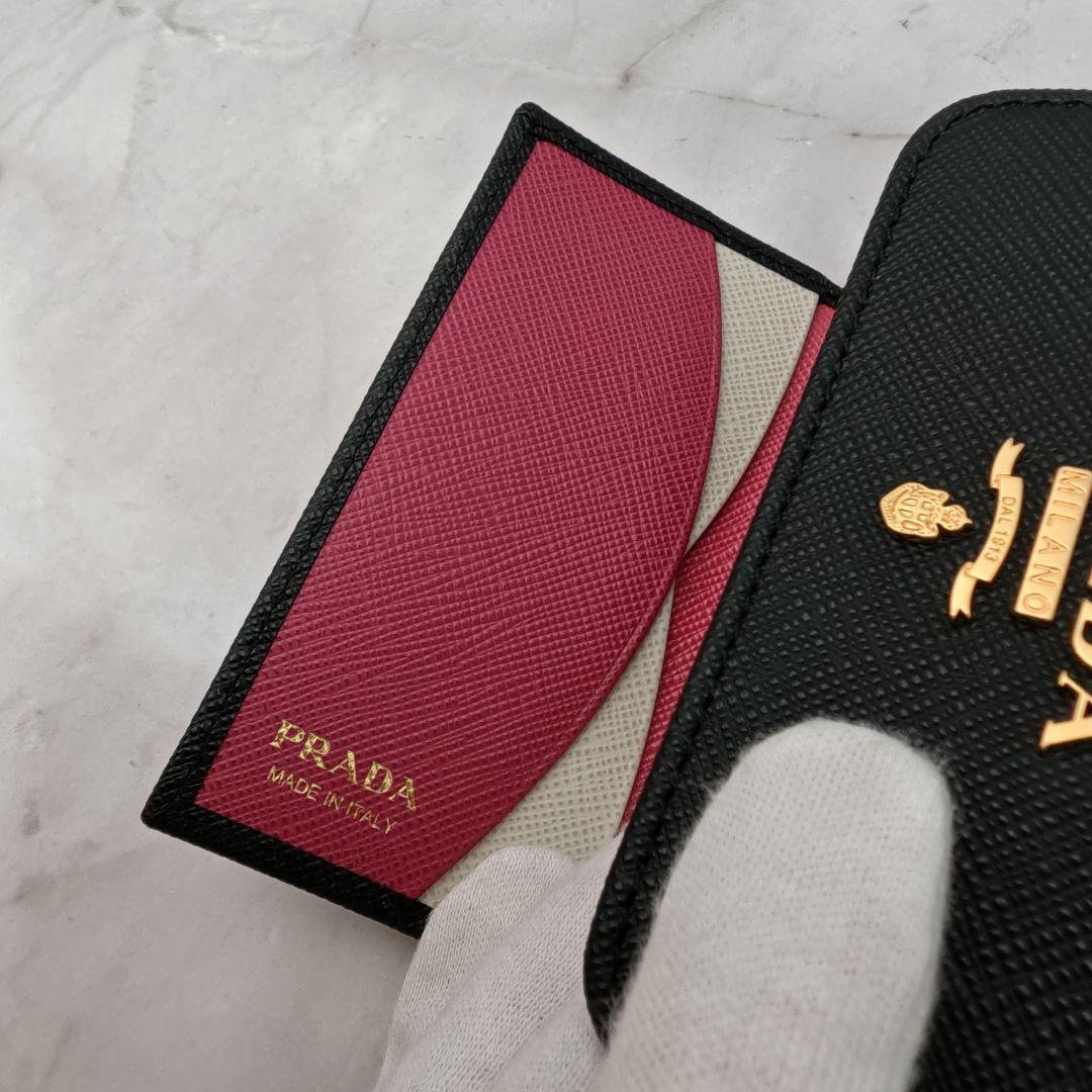 未使用品　現行　PRADA サフィアーノレザー　マルチカラー キーケース