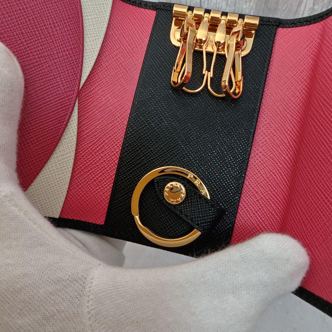 未使用品　現行　PRADA サフィアーノレザー　マルチカラー キーケース