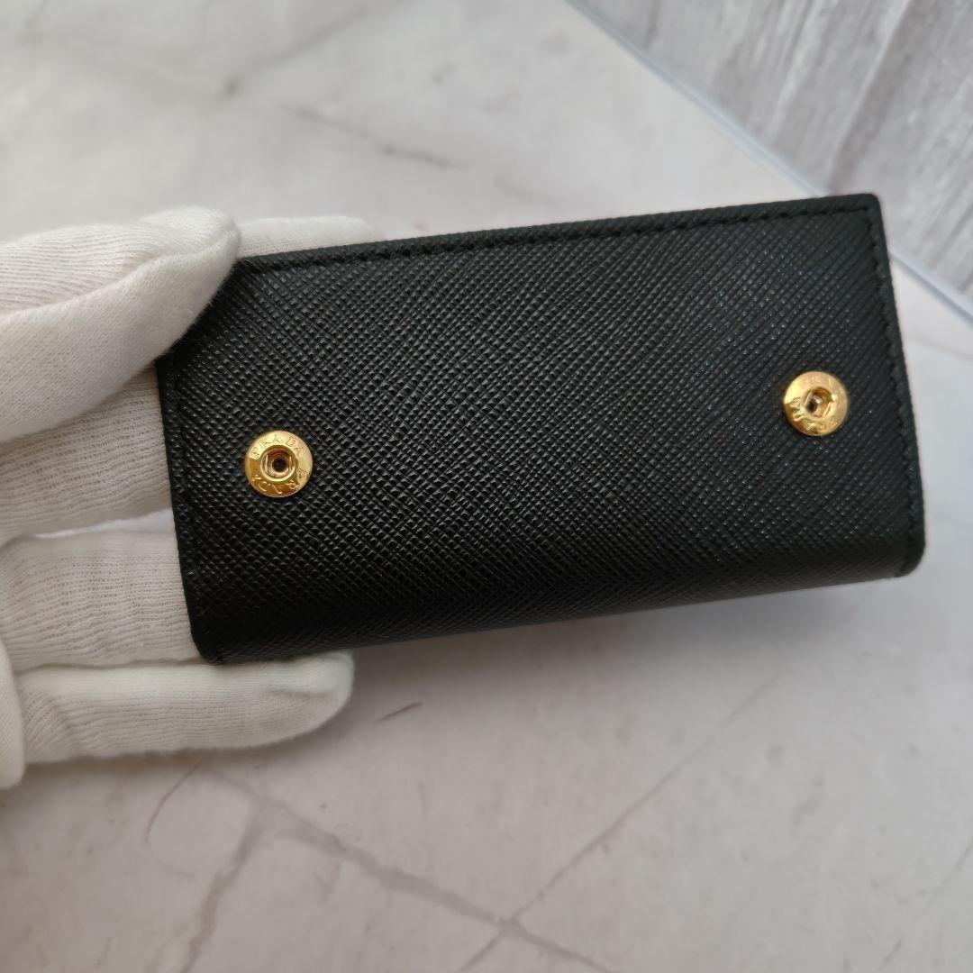 未使用品　現行　PRADA サフィアーノレザー　マルチカラー キーケース