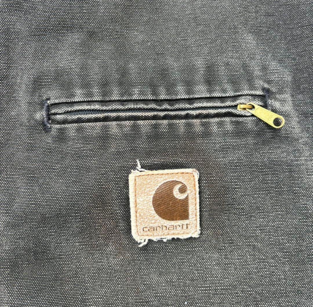 カーハート　デトロイトジャケット　j430 NX ブラックジッパー破損状態