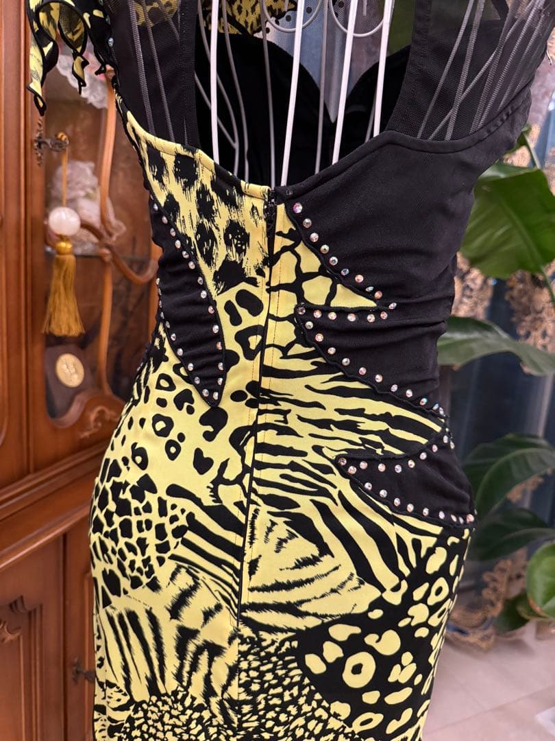 社交ダンス　イエローブラック　ラテンドレス　7号くらい