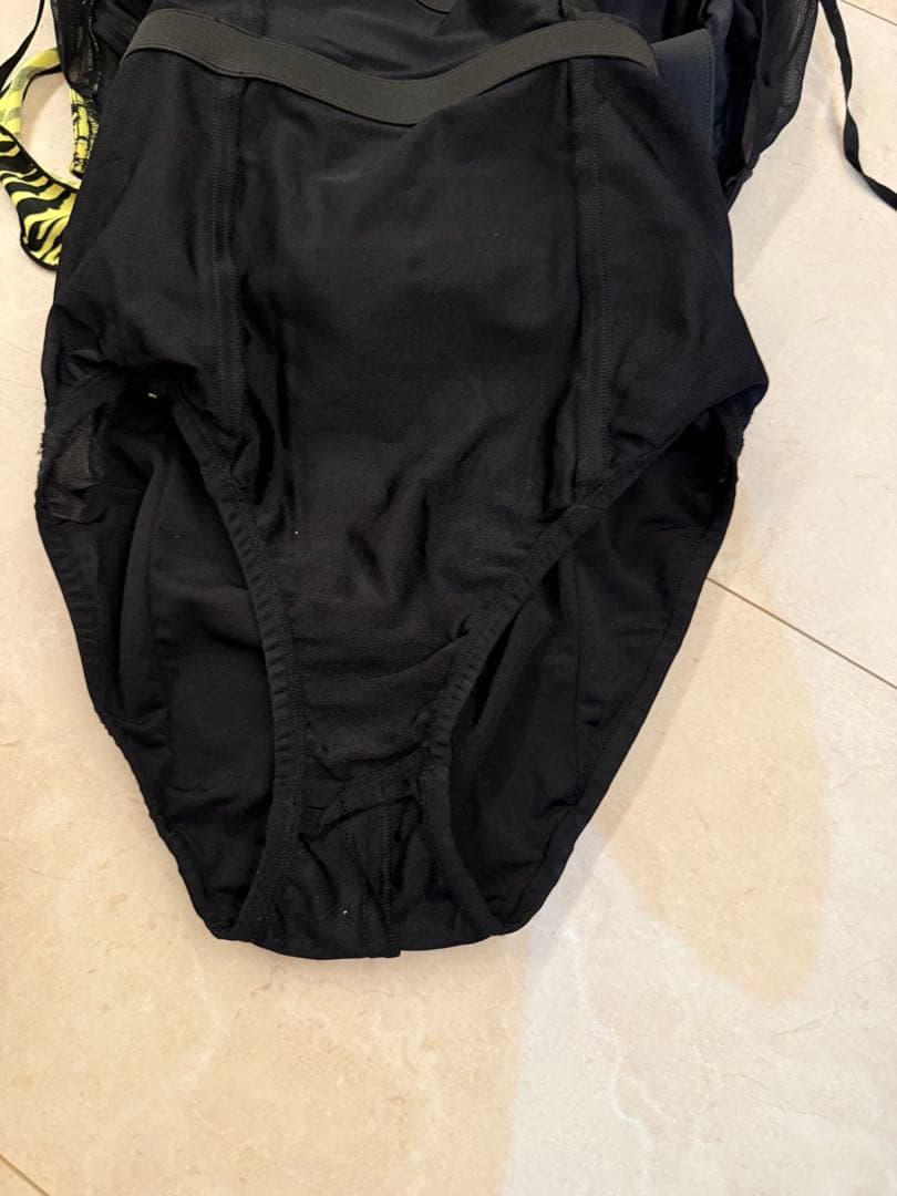 社交ダンス　イエローブラック　ラテンドレス　7号くらい