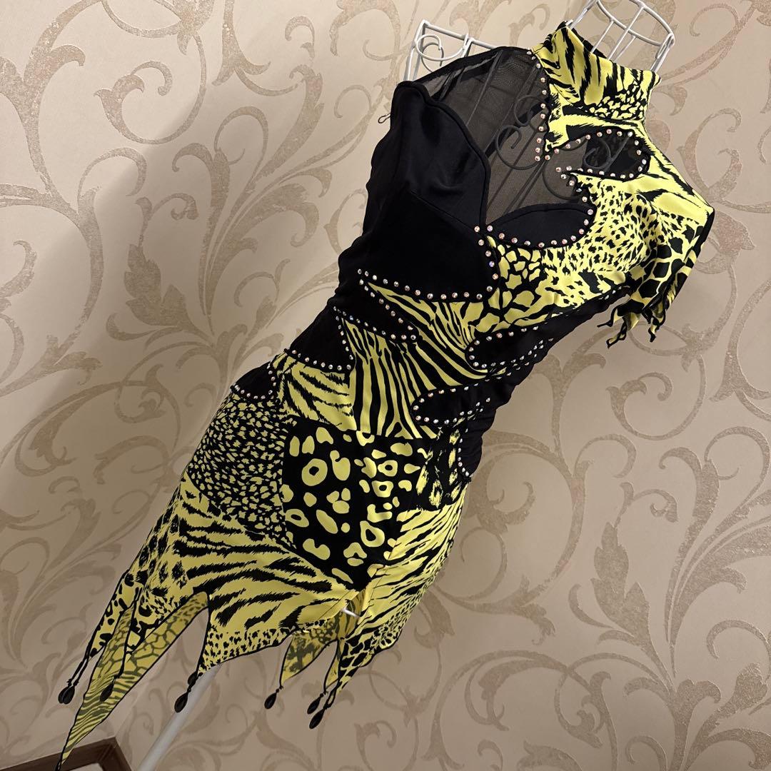 社交ダンス　イエローブラック　ラテンドレス　7号くらい