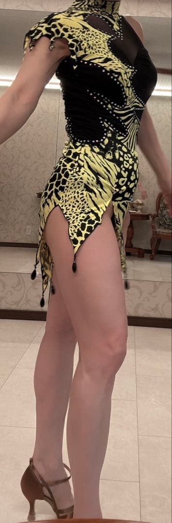 社交ダンス　イエローブラック　ラテンドレス　7号くらい