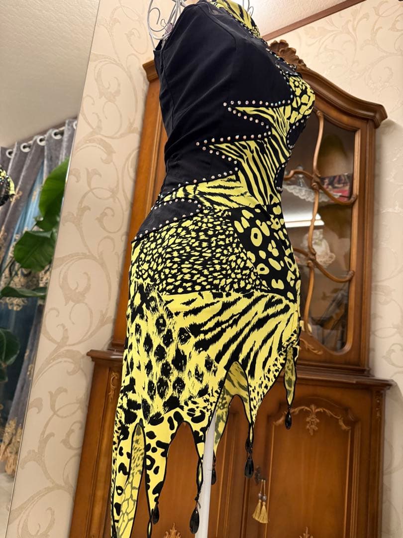 社交ダンス　イエローブラック　ラテンドレス　7号くらい