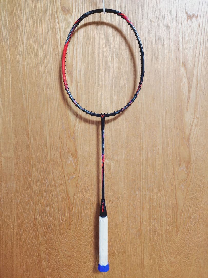 Victor　バドミントンラケット　スラスターリュウガメタリック