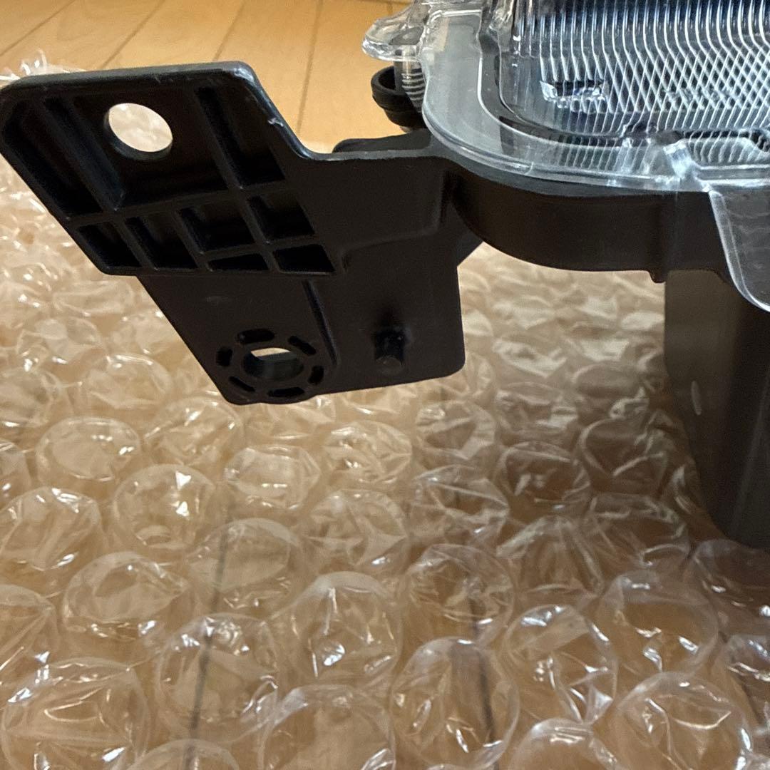 タントカスタム　LA650S ヘッドライト　左側　レンズ面美品