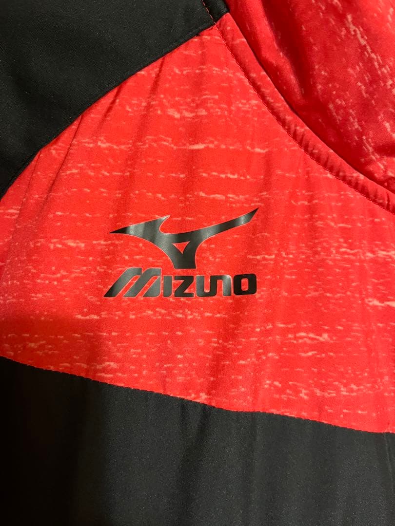 ミズノ　モレリア　テックフィルコート　Lサイズ　レッド　中綿　ジャケット