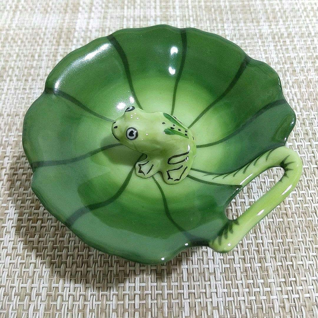リモージュボックス 蓮の葉とカエル 蛙 小物入れ ミニチュア ピルケース