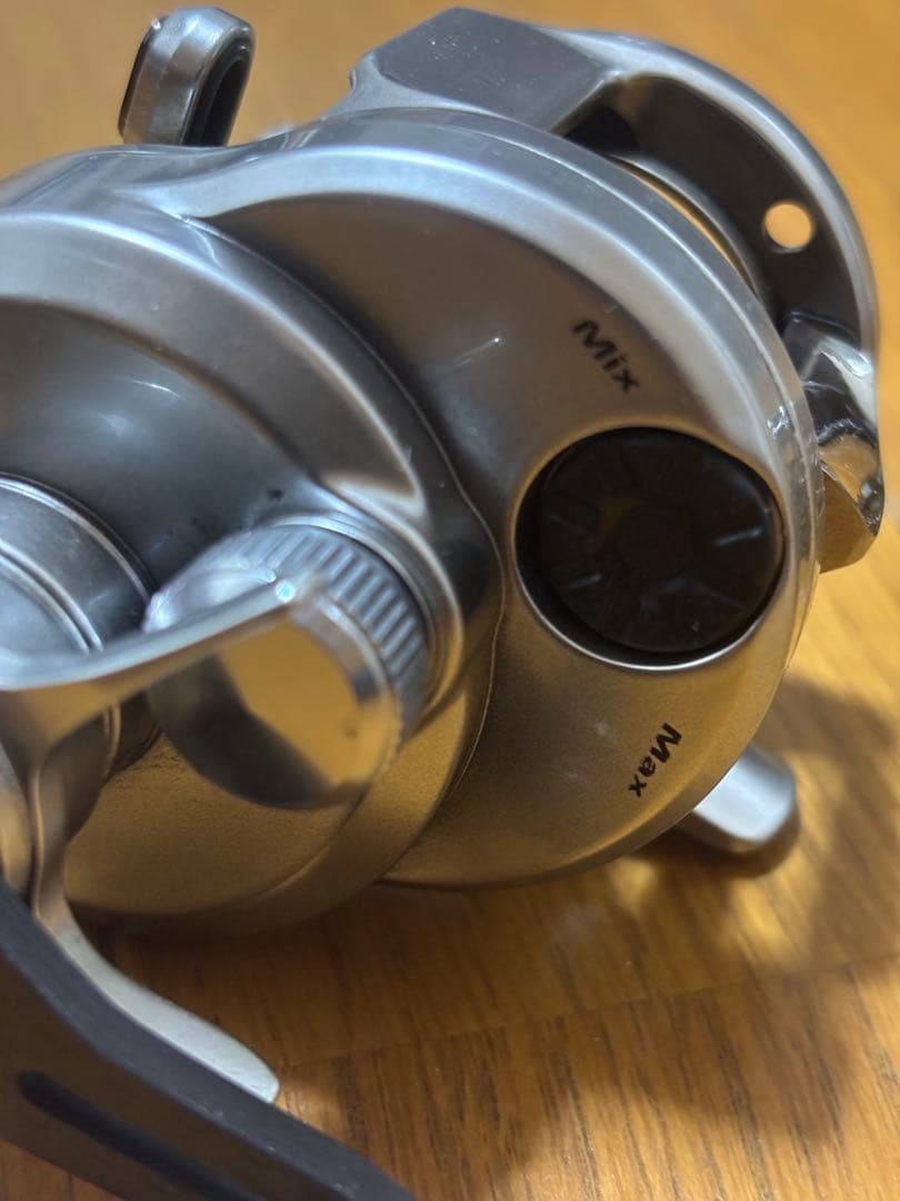 丸型　BFSリール　左ハンドル