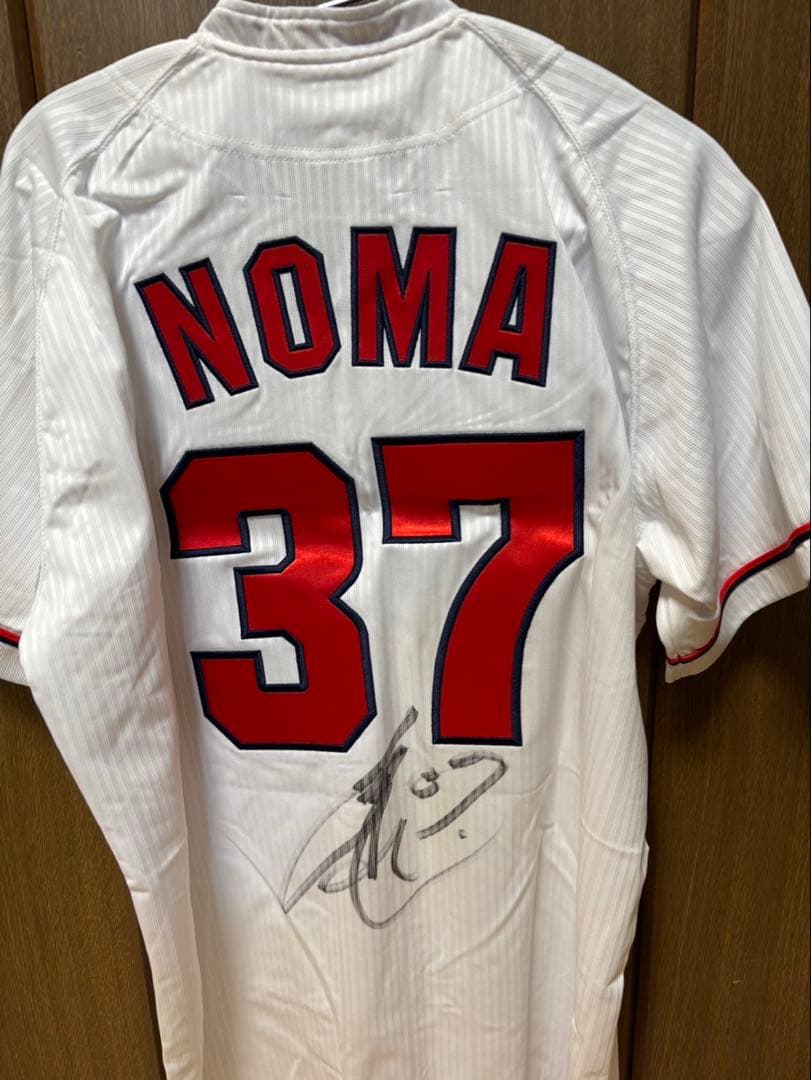 広島カープ　♯37 野間峻祥選手　サイン入りユニフォーム　サイズL