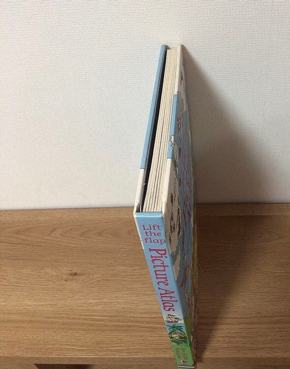Usborne Lift-the-flap Picture Atlas イギリス
