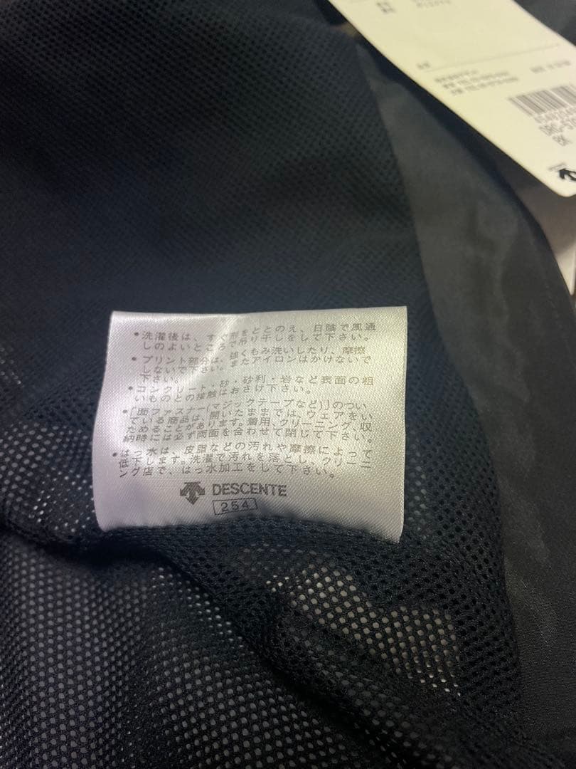 DESCENTE ブラックジャケット RACING DESCENTE