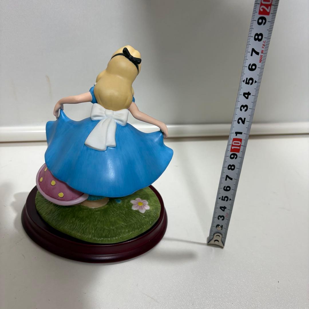 希少■ディズニー 加藤工芸 イヤーフィギュアリン2009 不思議の国のアリス