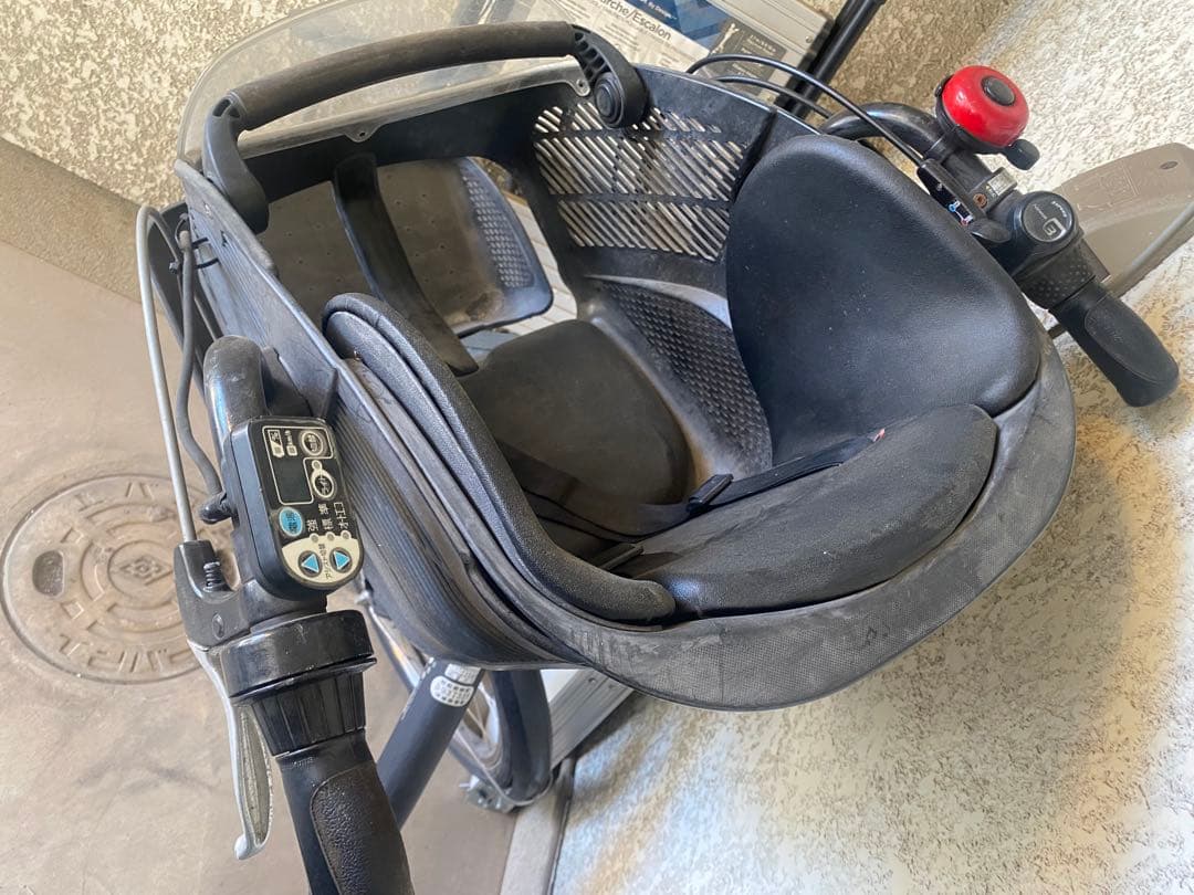 【引き取り限定】電動アシスト自転車 チャイルドシート付き 黒