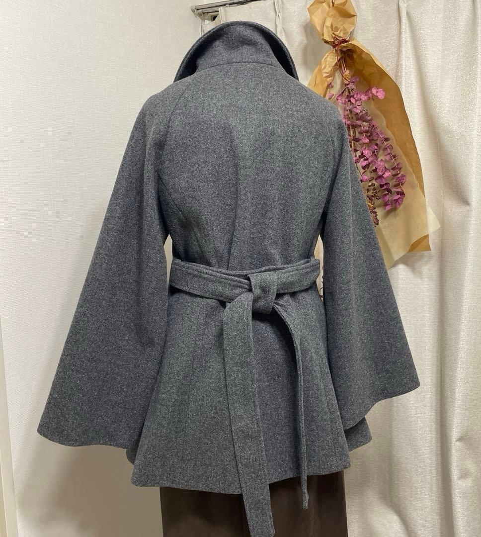 【美品】11%OFF！Louere ハイネックミドル丈コートＭ　スリットスリーブ