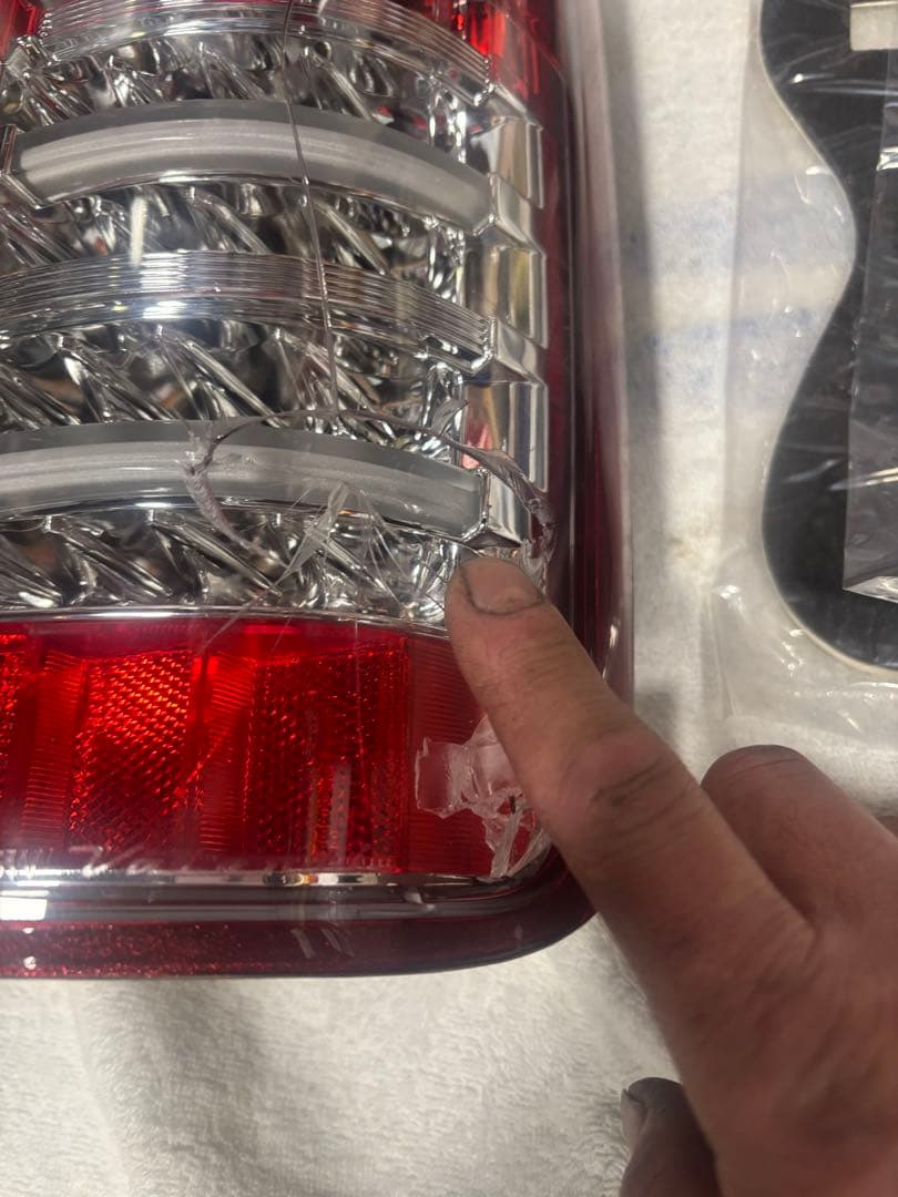 ハイエース200系テールランプ　バレンティ