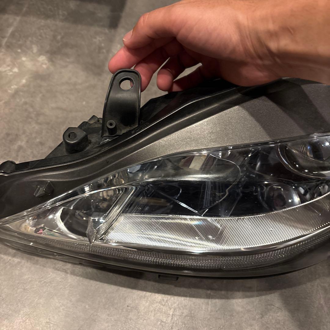 ZWA10 CT左ヘッドライト