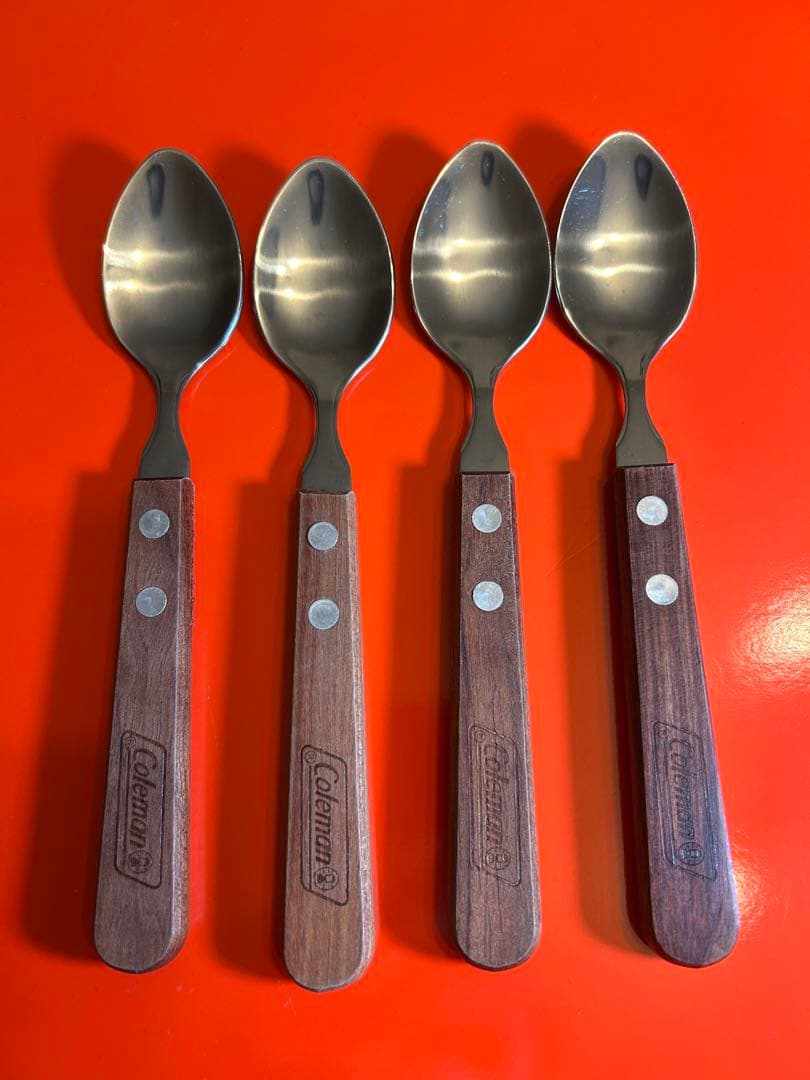 コールマン 食器セット　& カトラリーセット　　４人用　　Coleman