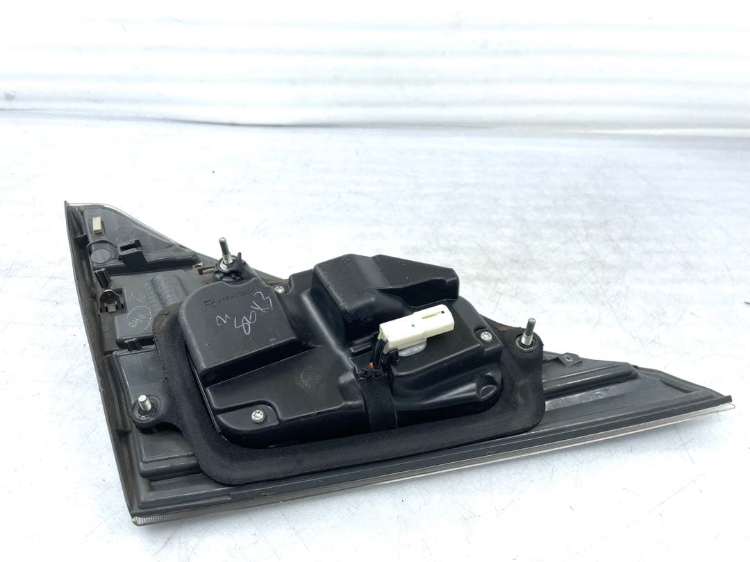 ヴェルファイア 20系純正 右テールランプLED コイトD-35