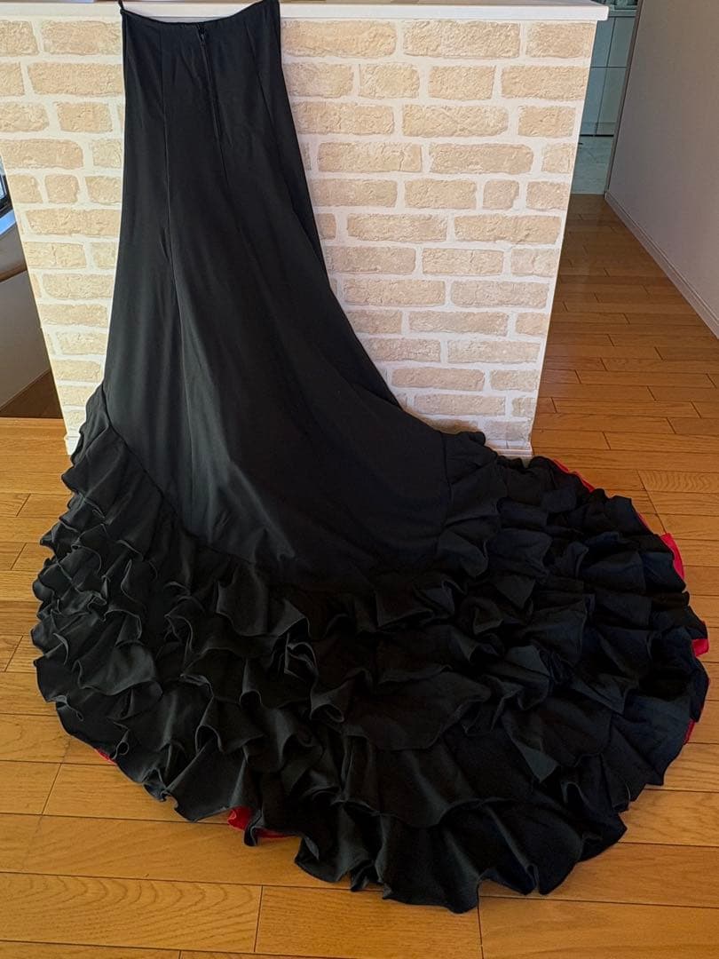 フラメンコスカートバタデコーラ　 黒・赤カンカン