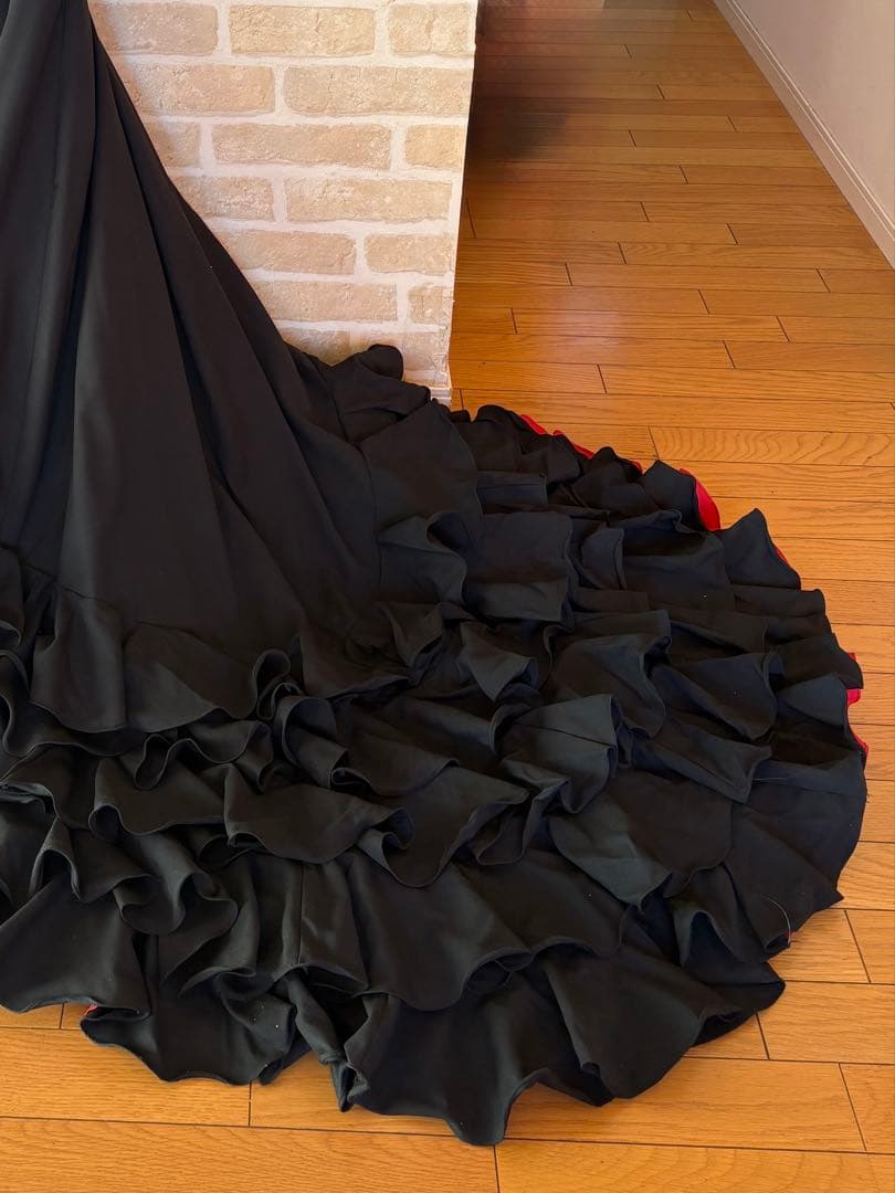 フラメンコスカートバタデコーラ　 黒・赤カンカン