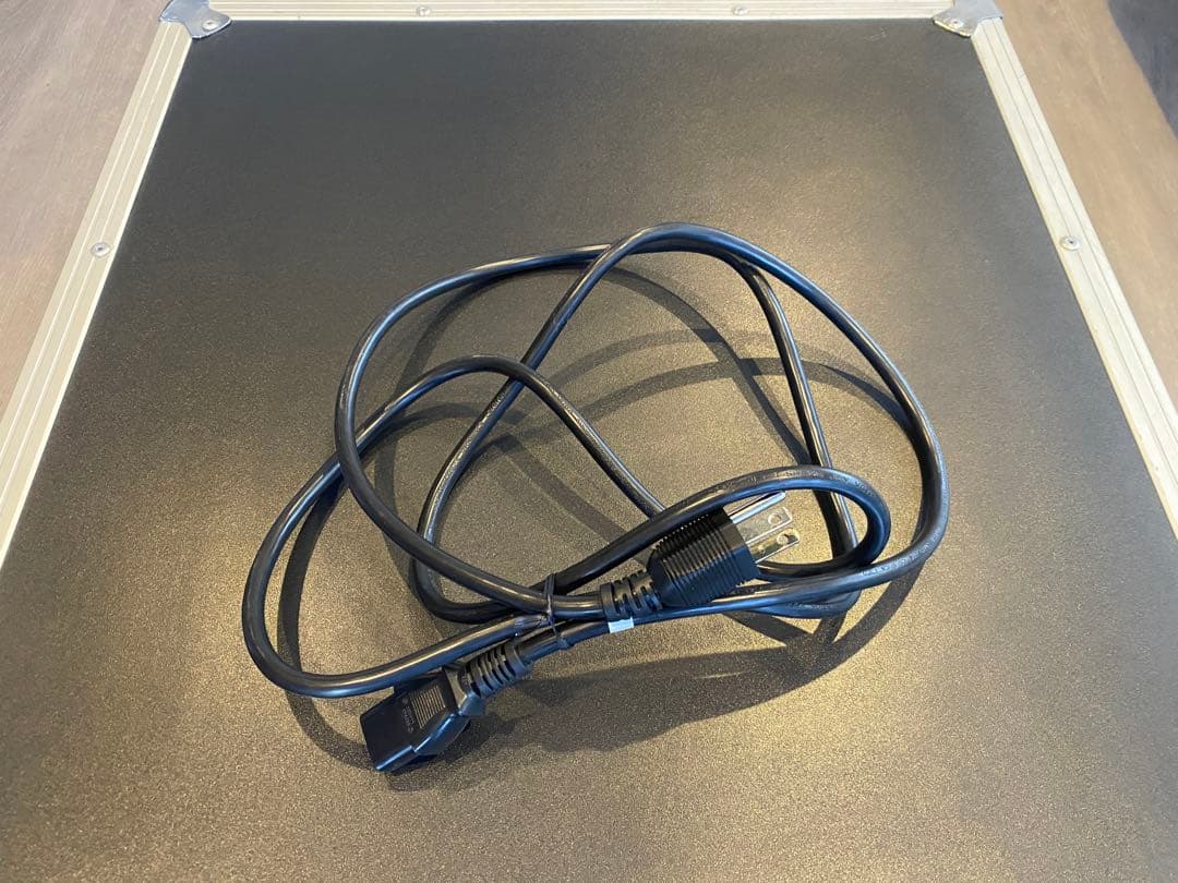 Mackie 1604-VLZ3 マウントケース付き