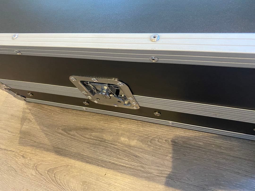 Mackie 1604-VLZ3 マウントケース付き